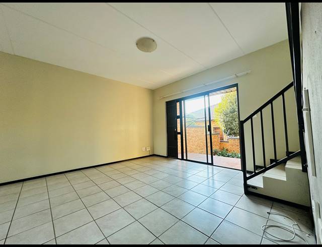 2 BEDROOM APARTMENT FOR SALE IN WILGEHEUWEL